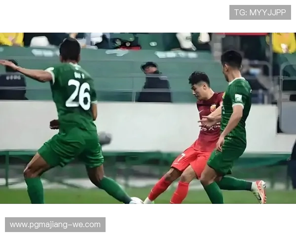 中超联赛激战正酣，各队新援闪耀赛场，争冠形势愈发紧张